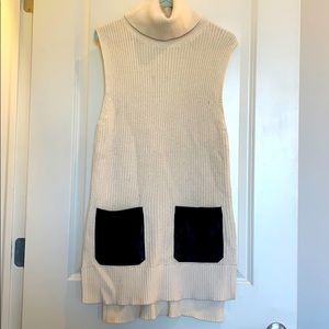 Turtle neck sleeveless leather pocket sweater
